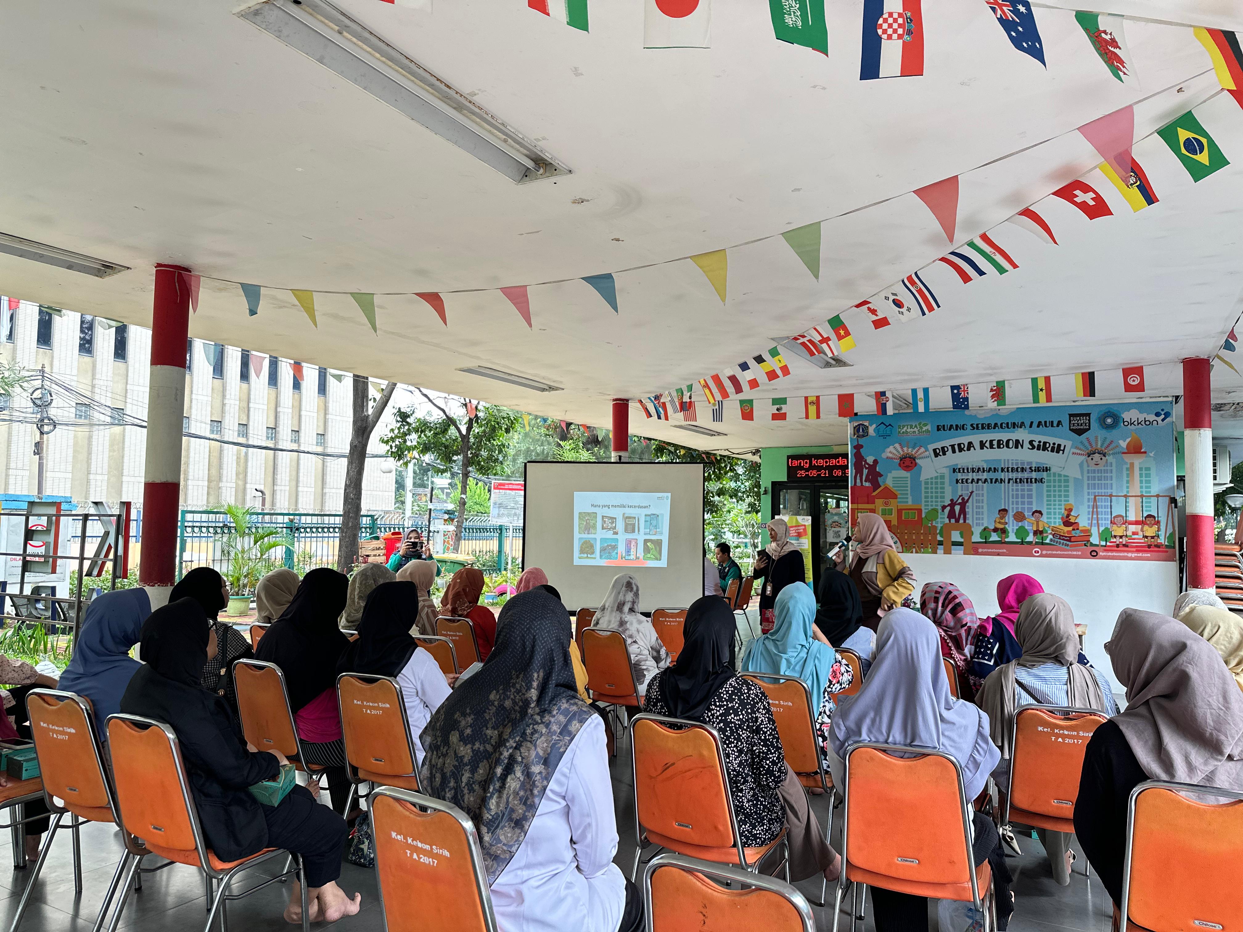 Perempuan PandAI Menulis
